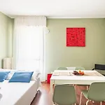 Guesthost - Porta Portello Cozy Appartement Padua
